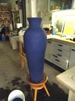 Vase in blauem Tadelakt
